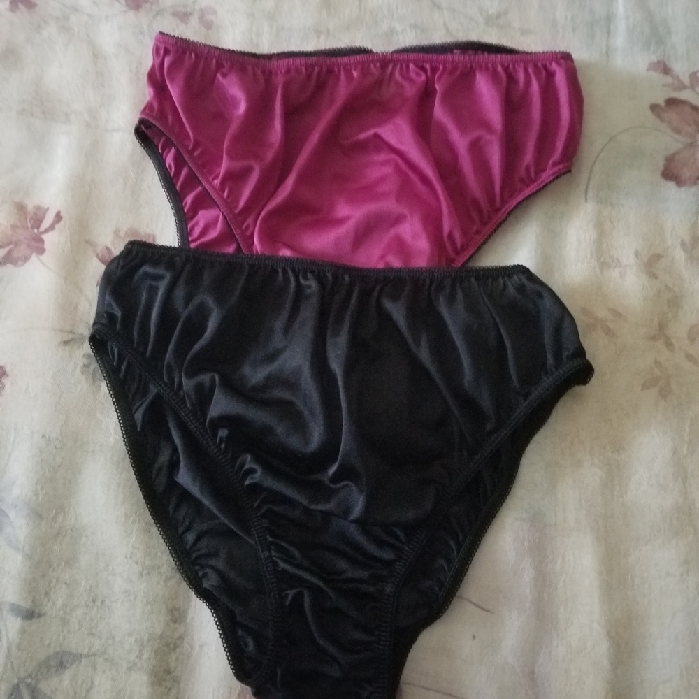 2 pairs of 100% nylon medium size panties
